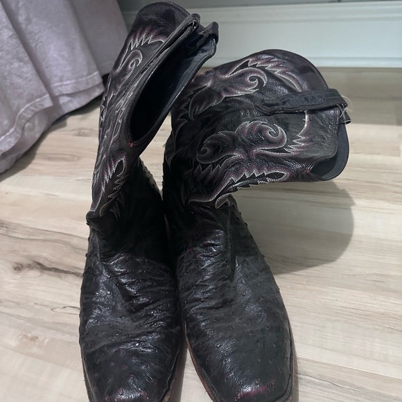 Black Western Cowboy Boots with Embroidered Design - Picture 2 of 5